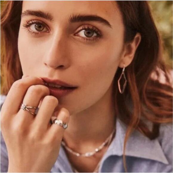 *SOLD* NWT! Kendra Scott Elongated Abbie Open Frame Earrings in Rose Gold - Picture 5 of 6